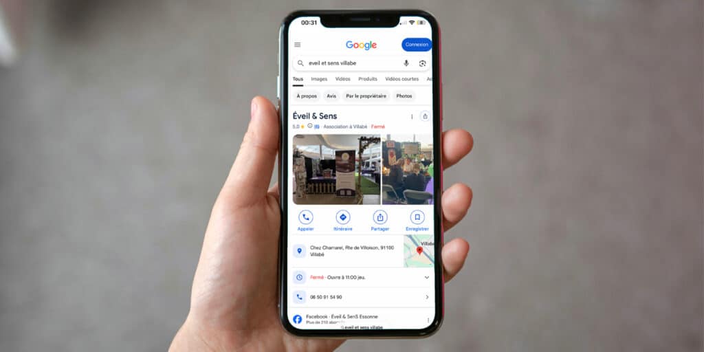 Page Google de l’association Éveil & Sens affichée sur smartphone